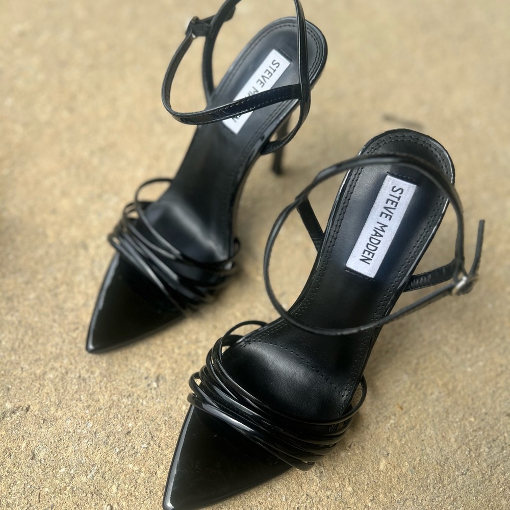 Wendy Steve Maddens (black patent) shoes. Size 10 run small and fit like a 9.